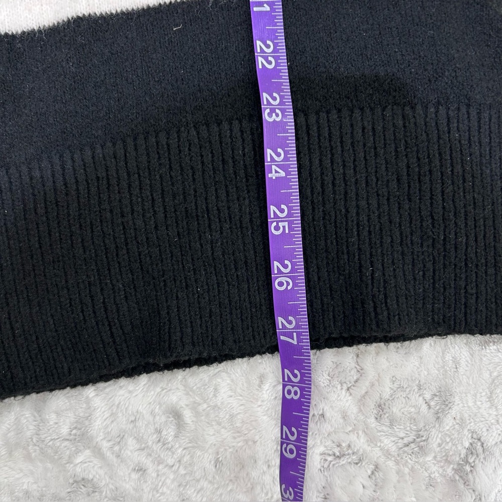 Aerie V-Neck Collar Sweater Long Sleeve Black White Stripes Women’s NWT Size M - Picture 8 of 11